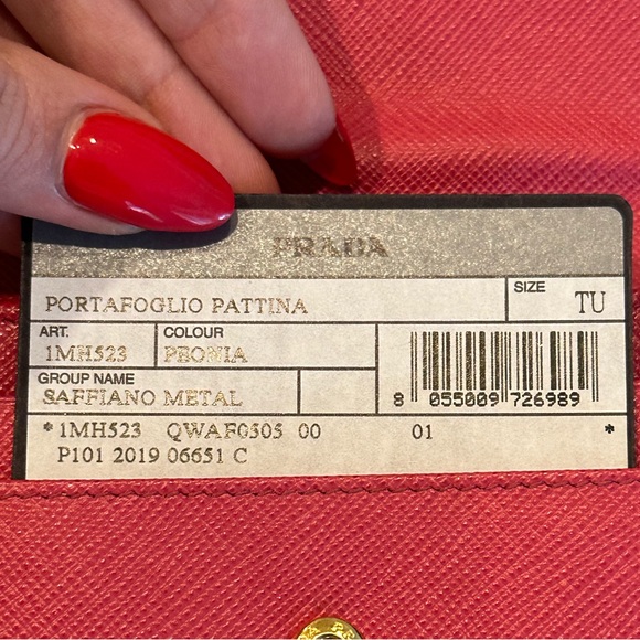 Prada wallet in petunia pink - Picture 9 of 9